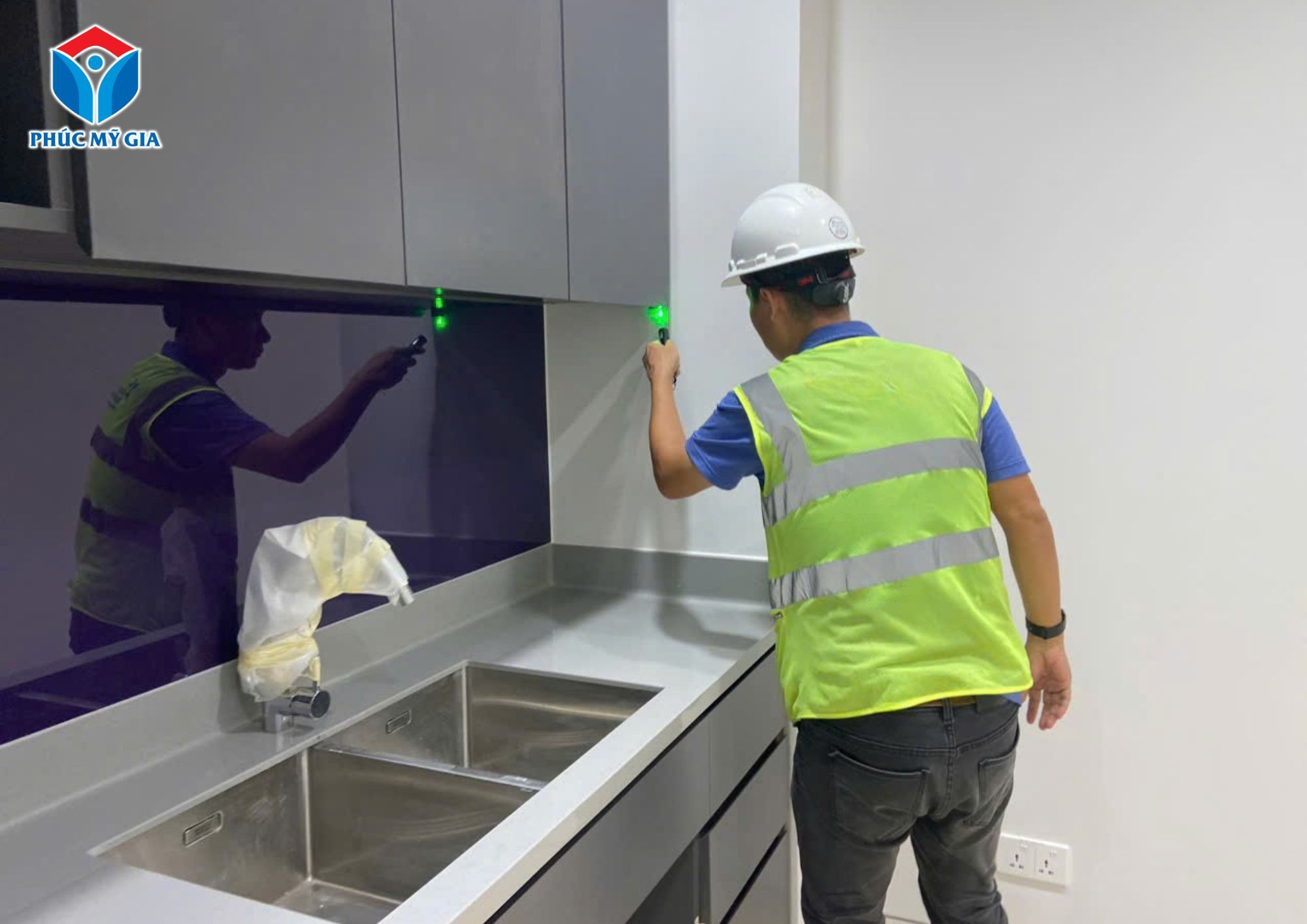 4 - Hình ảnh thi công nội thất tủ bếp.jpg