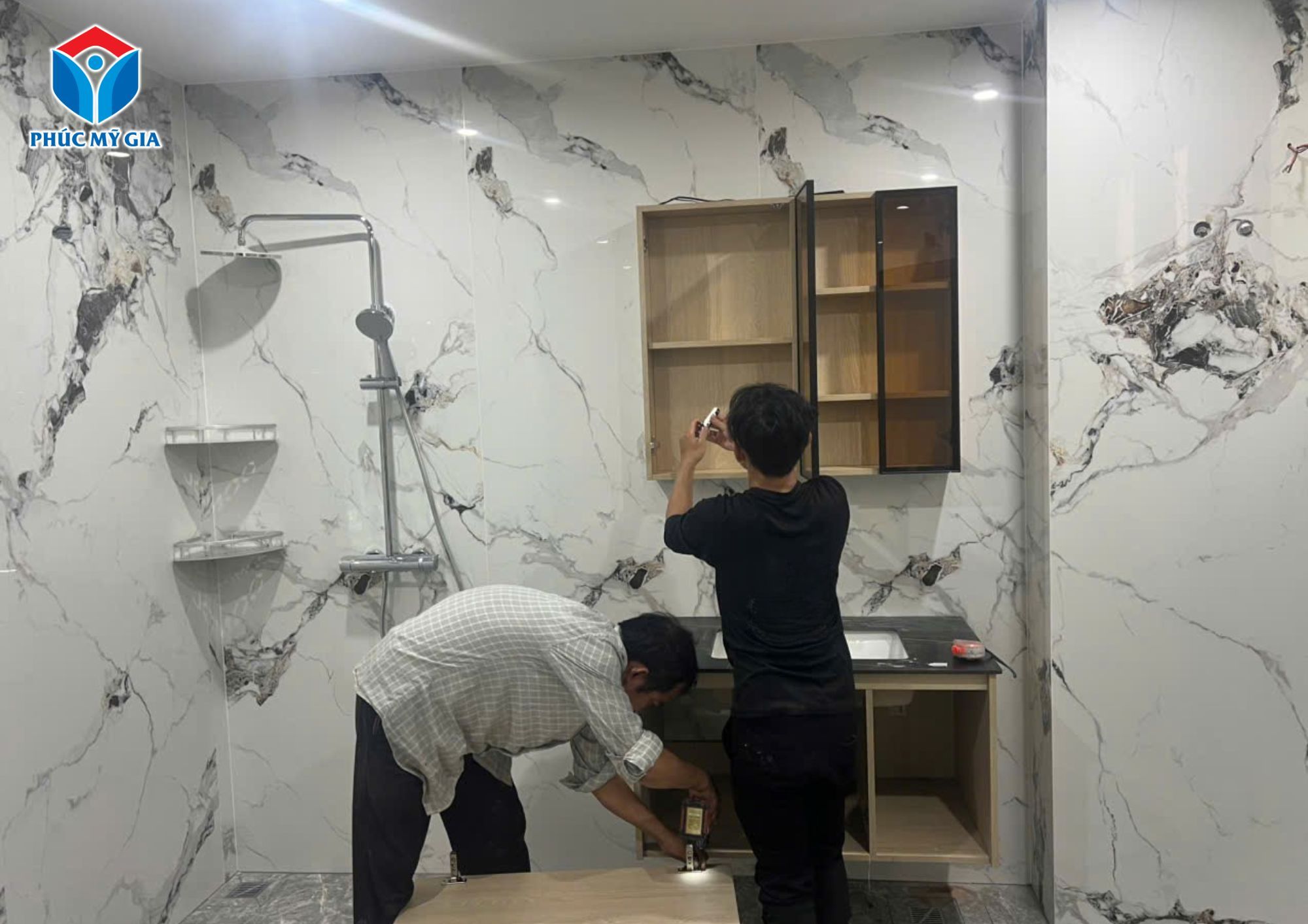 5 - Hình ảnh thi công nội thất tủ lavabo.jpg